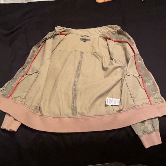 DKNY Cotton Camo Jacket with Zippers Size Medium - Picture 7 of 8